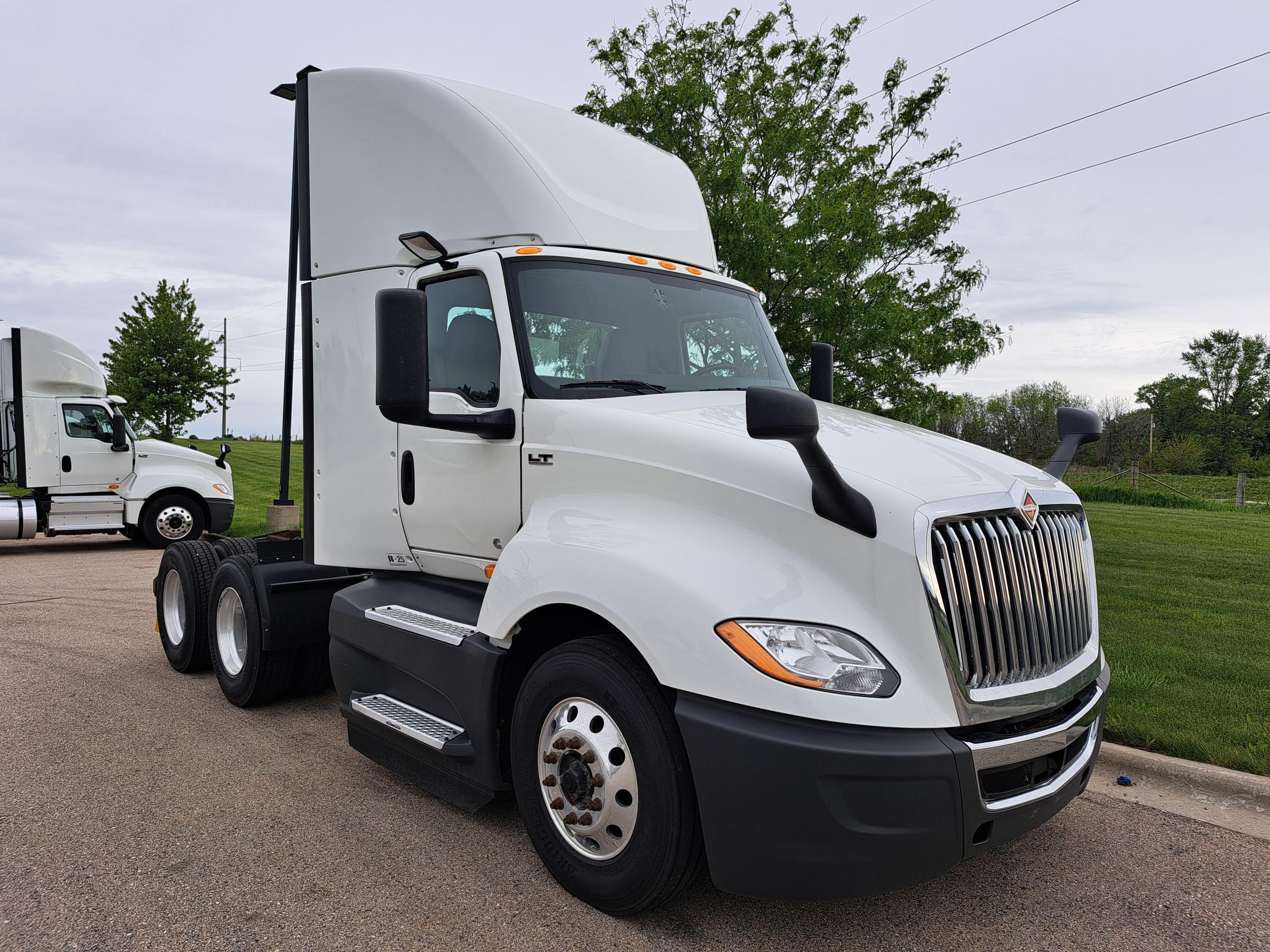 2021 INTERNATIONAL LT625 2021 INTERNATIONAL LT625 - image 1 of 6