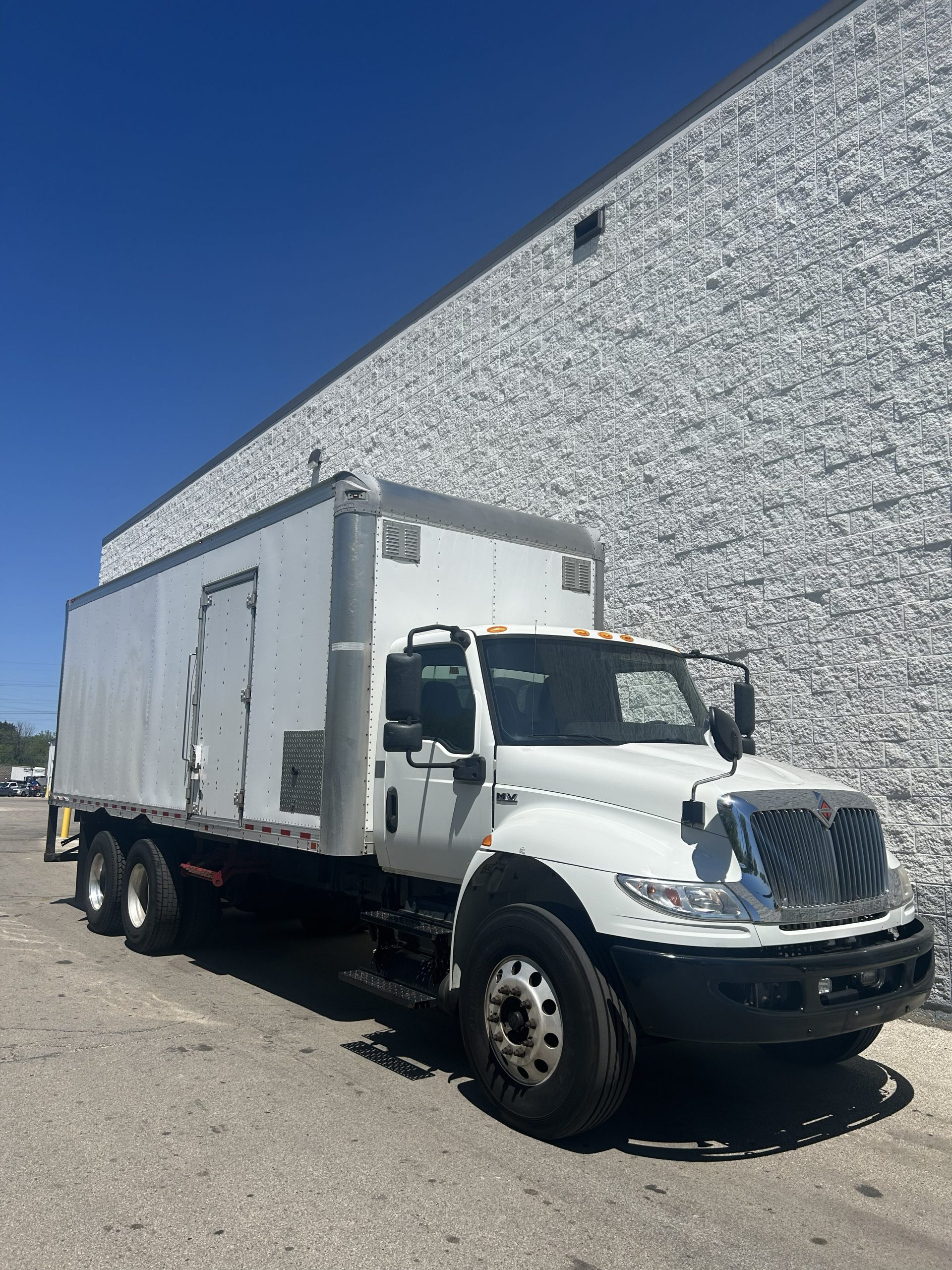 2020 INTERNATIONAL MV607 2020 INTERNATIONAL MV607 - image 1 of 6