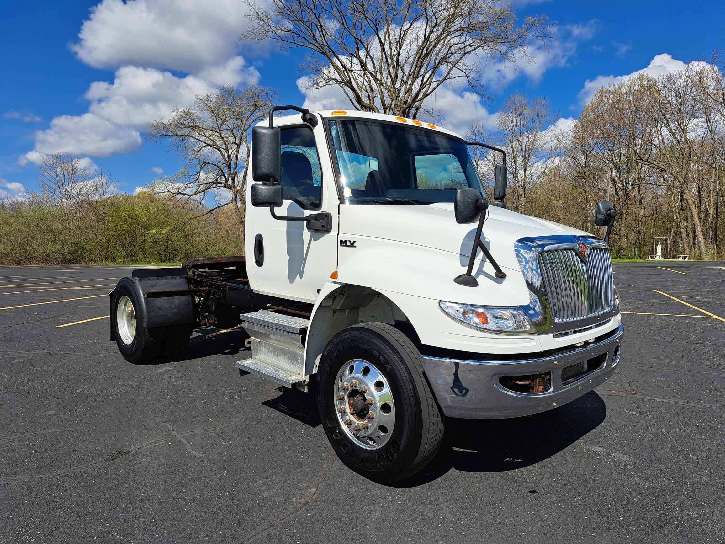 2019 INTERNATIONAL MV607 - image 1 of 6