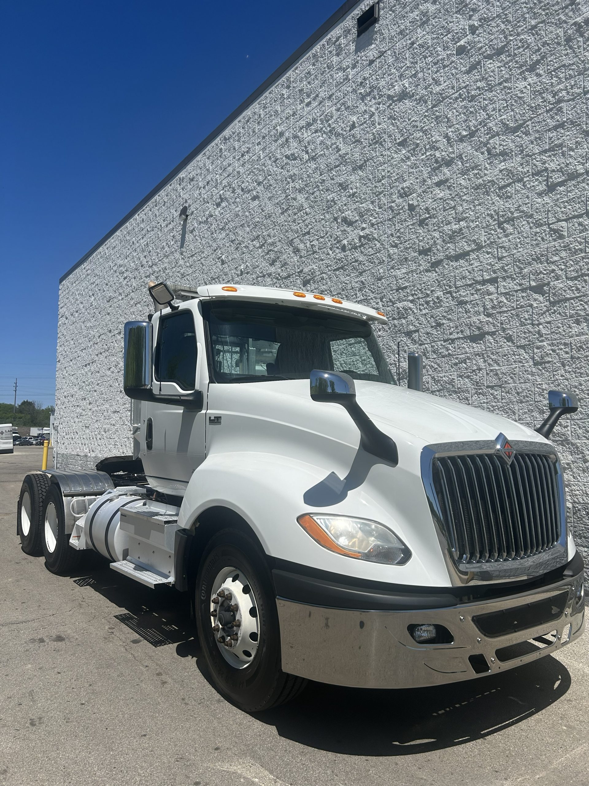 2019 INTERNATIONAL LT625 2019 INTERNATIONAL LT625 - image 1 of 6