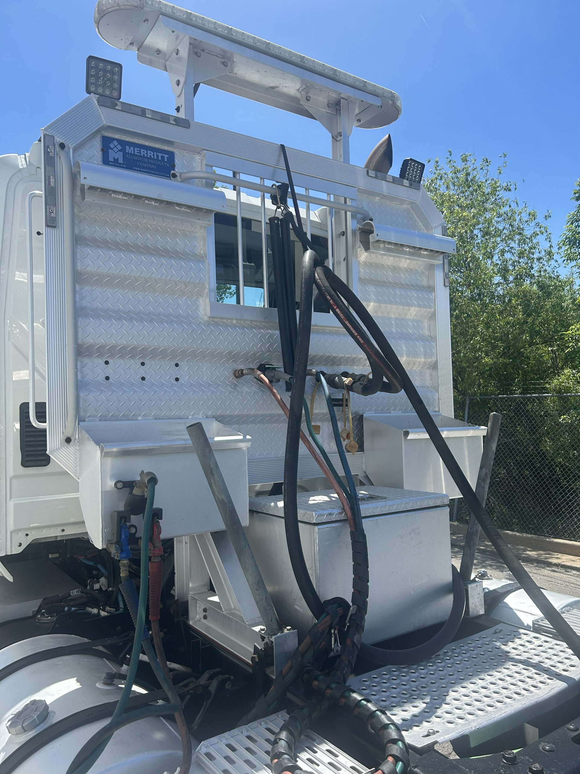 2019 INTERNATIONAL LT625 2019 INTERNATIONAL LT625 - image 4 of 6