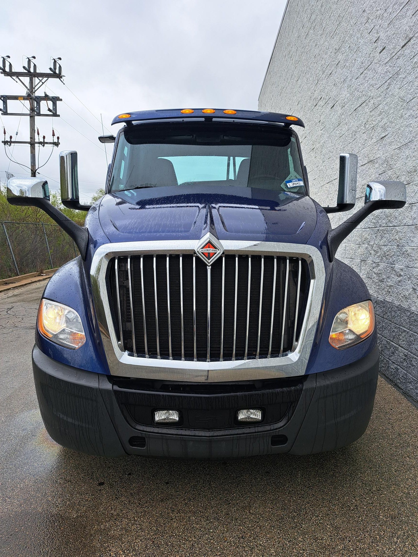 2019 INTERNATIONAL LT625 - image 5 of 6