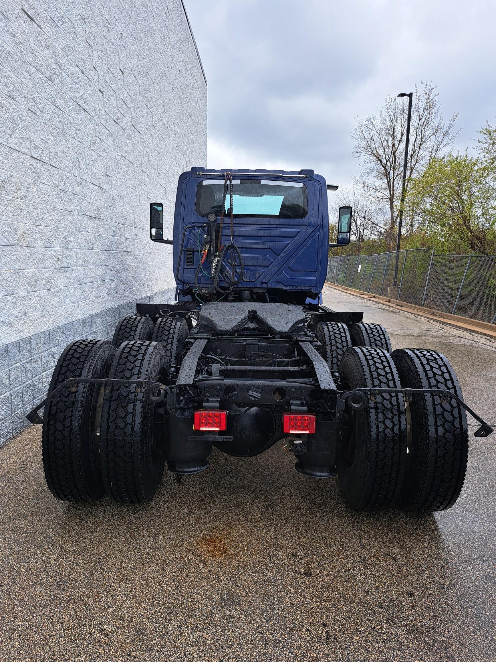 2019 INTERNATIONAL LT625 - image 6 of 6