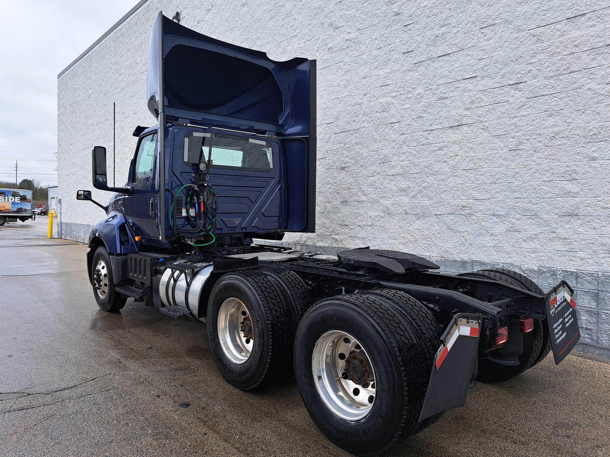 2020 INTERNATIONAL LT625 - image 4 of 6
