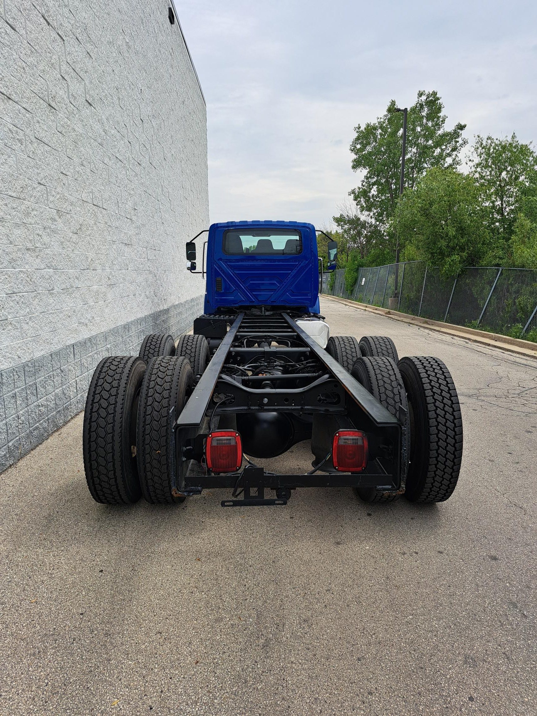 2019 INTERNATIONAL HV607 - image 6 of 6