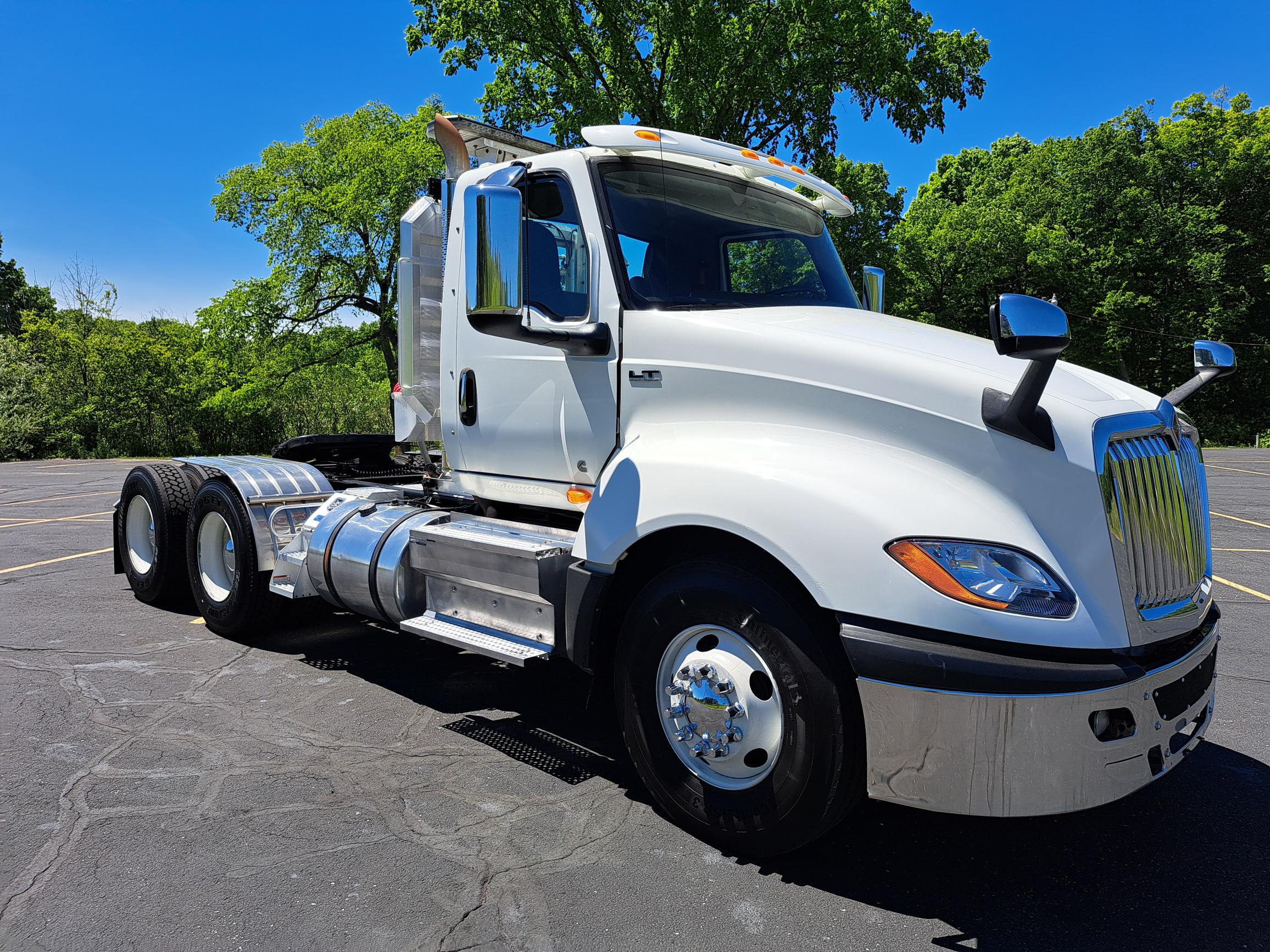 2019 INTERNATIONAL LT625 2019 INTERNATIONAL LT625 - image 1 of 6