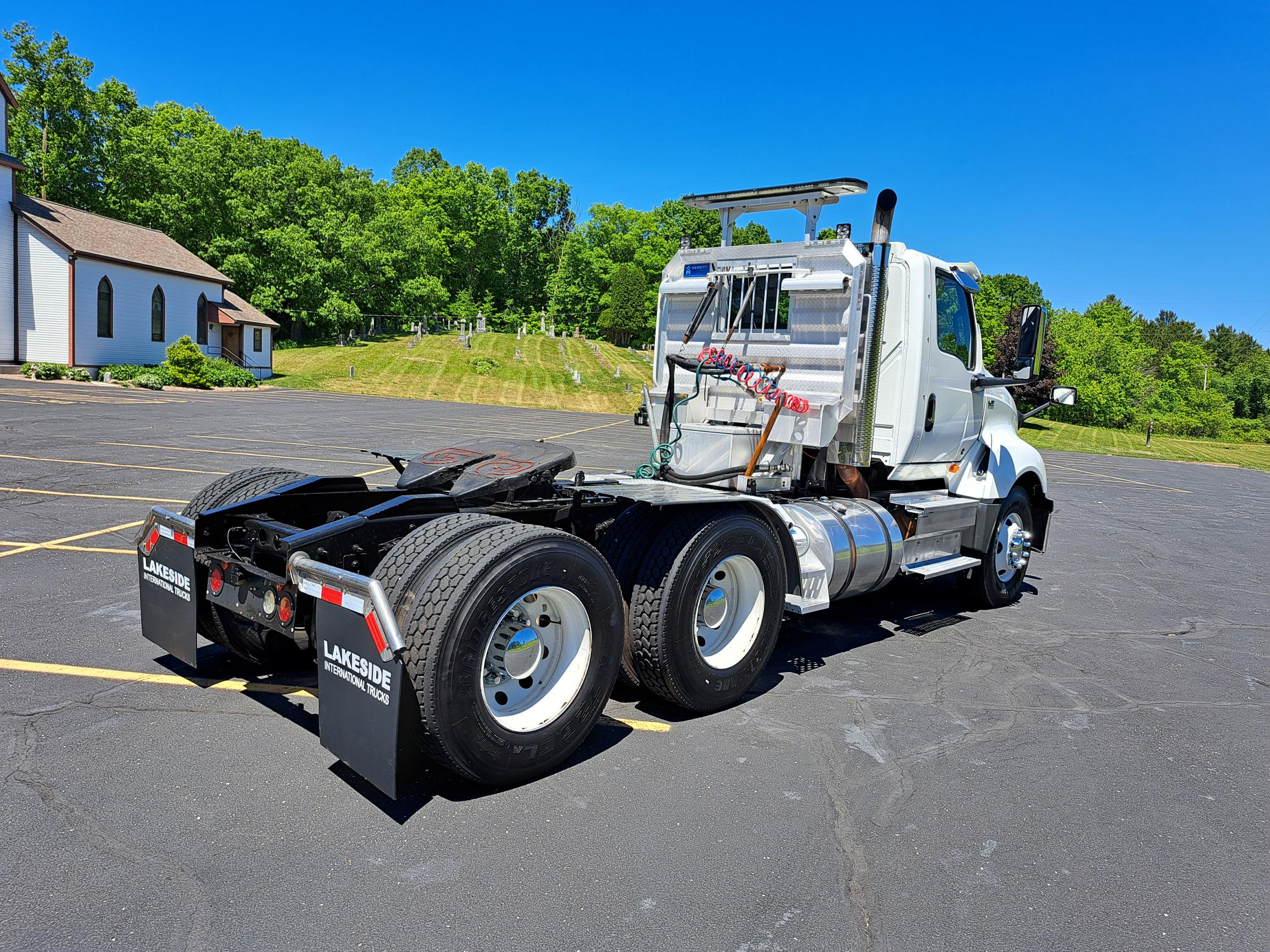 2019 INTERNATIONAL LT625 2019 INTERNATIONAL LT625 - image 2 of 6