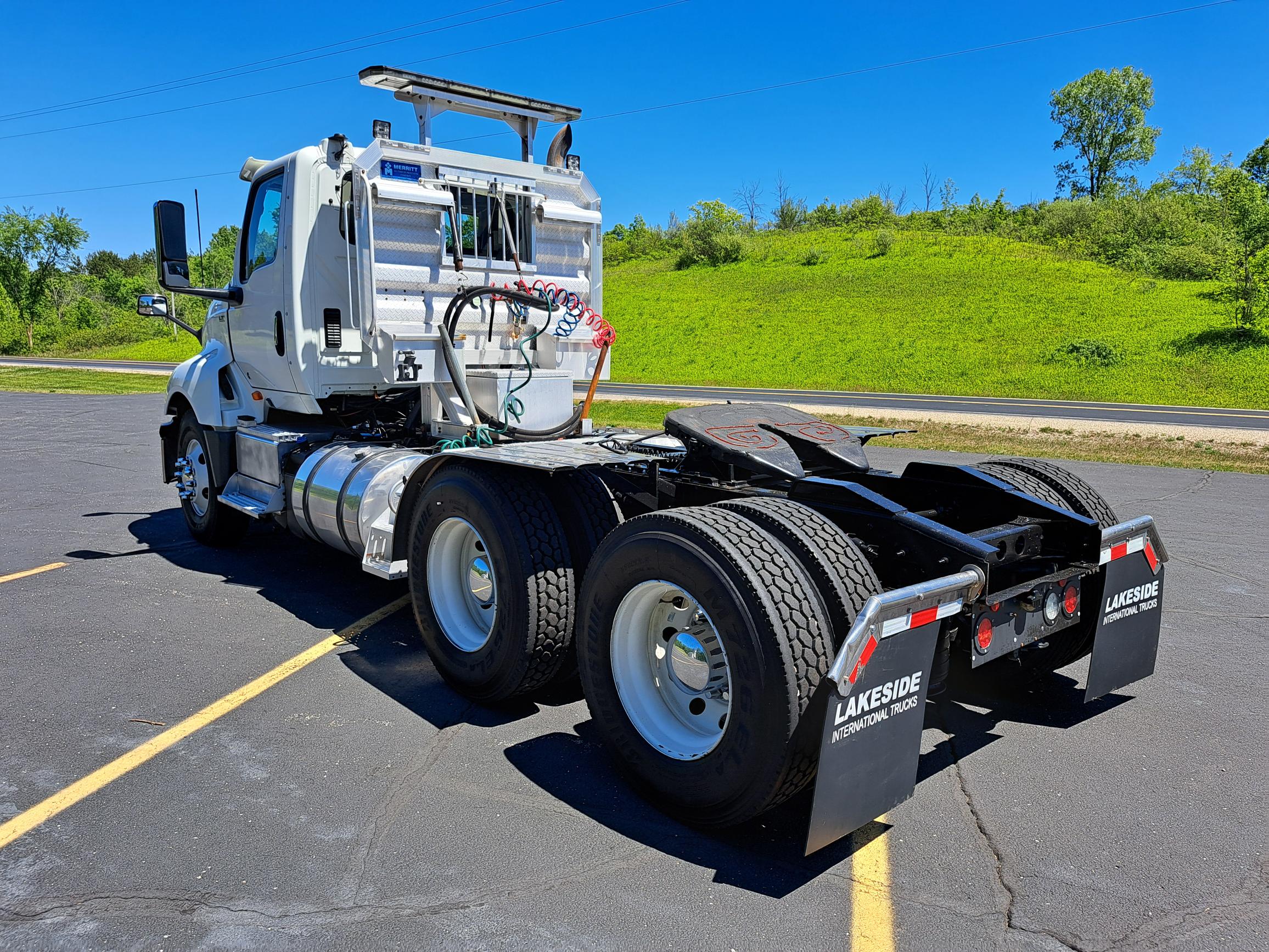2019 INTERNATIONAL LT625 2019 INTERNATIONAL LT625 - image 4 of 6