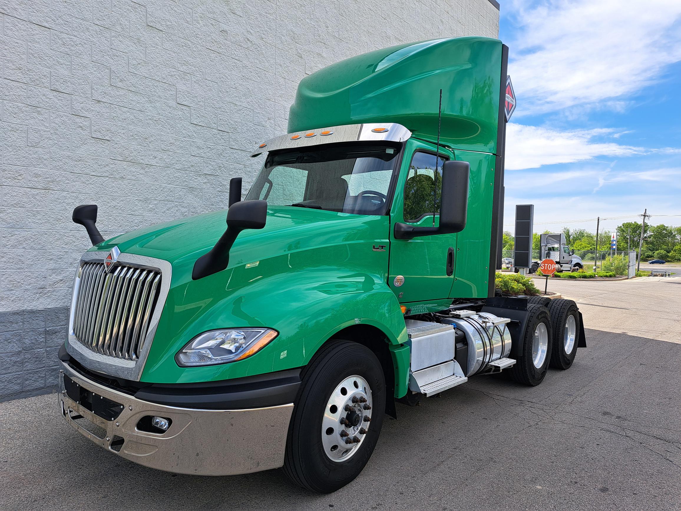 2021 INTERNATIONAL LT625 2021 INTERNATIONAL LT625 - image 3 of 6