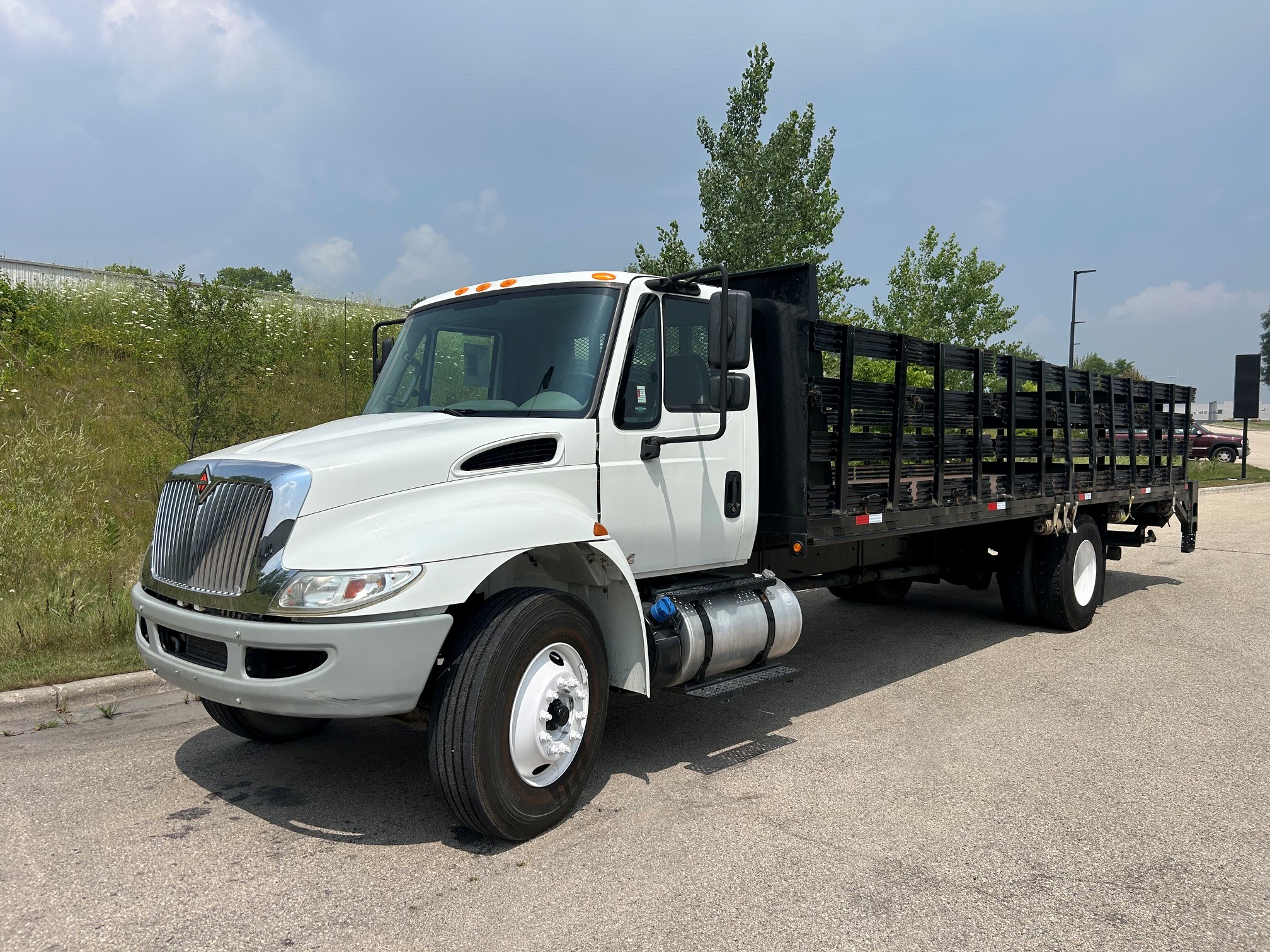 2019 INTERNATIONAL 4300 2019 INTERNATIONAL 4300 - image 2 of 6
