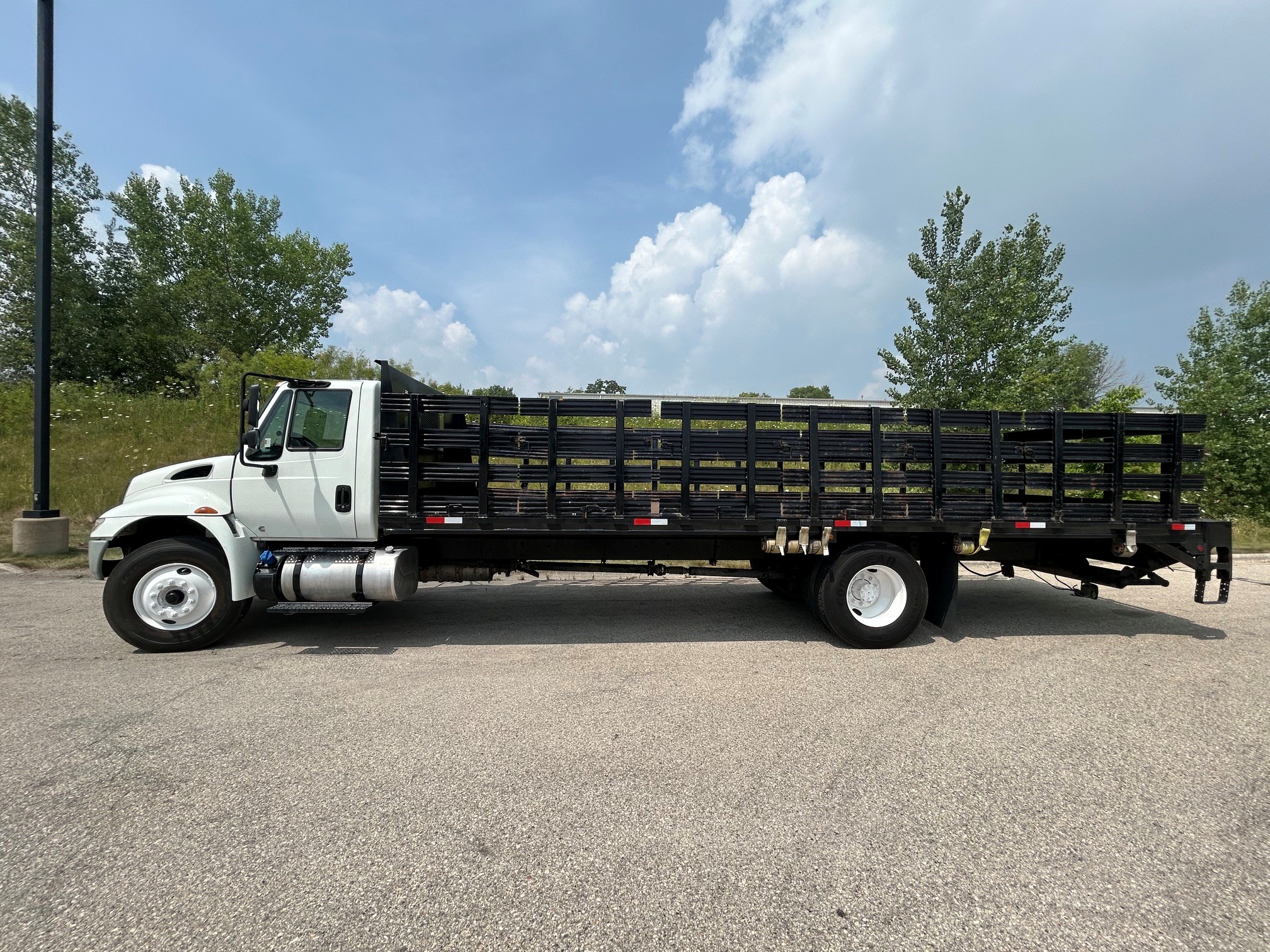 2019 INTERNATIONAL 4300 2019 INTERNATIONAL 4300 - image 4 of 6