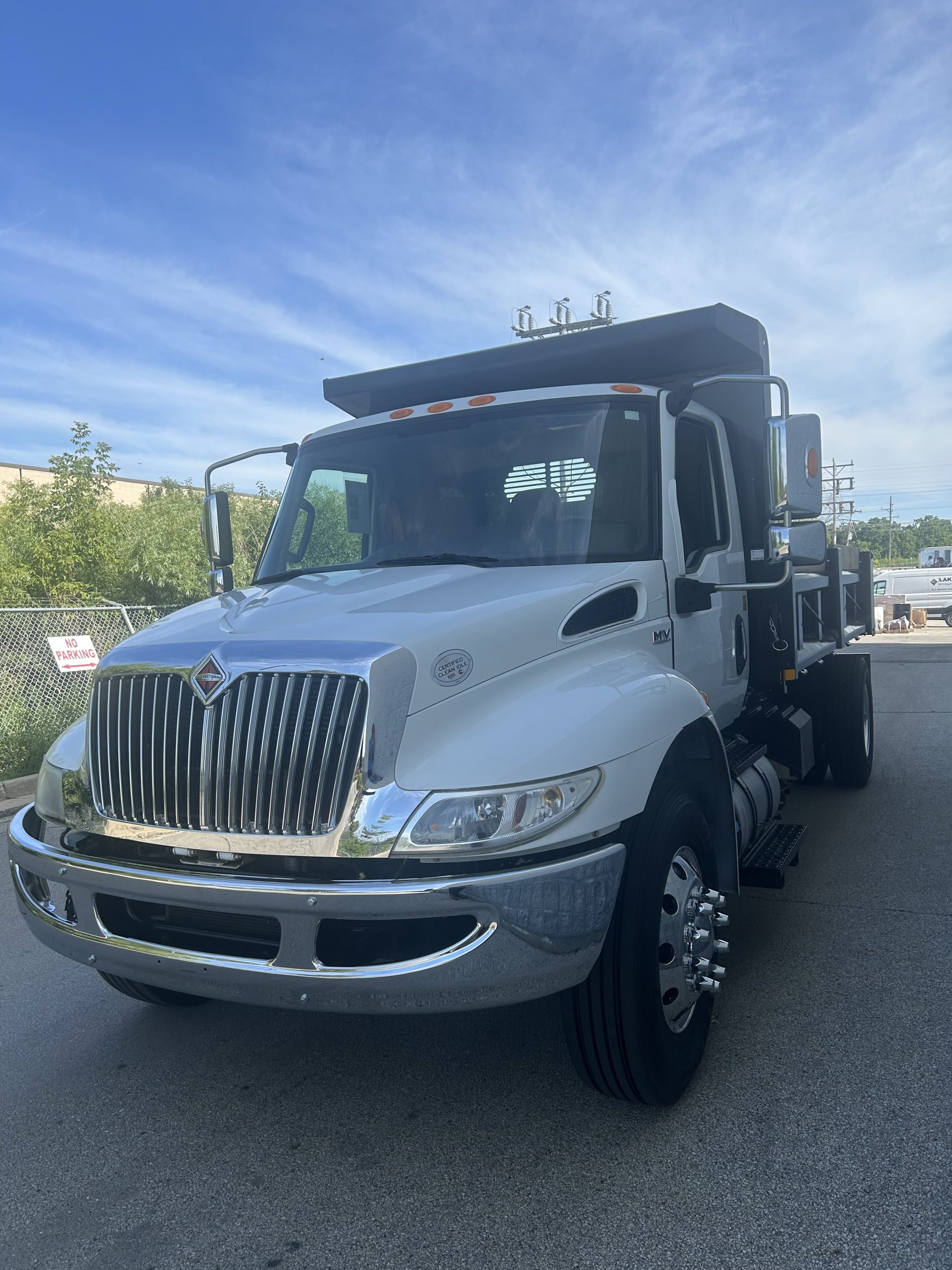 2019 INTERNATIONAL MV607 2019 INTERNATIONAL MV607 - image 4 of 6