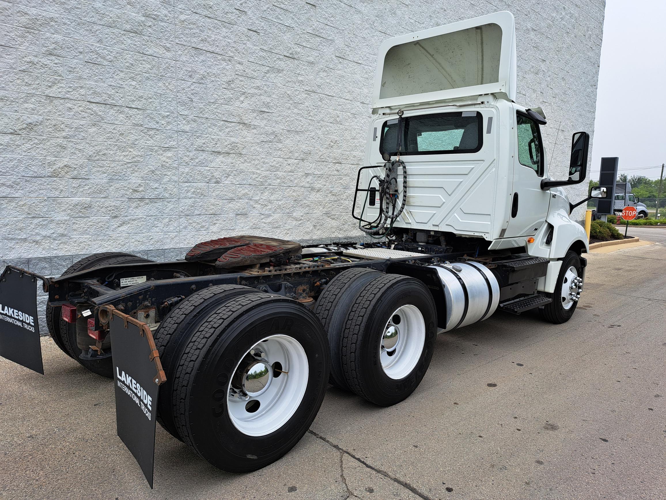 2019 International LT — photo 2