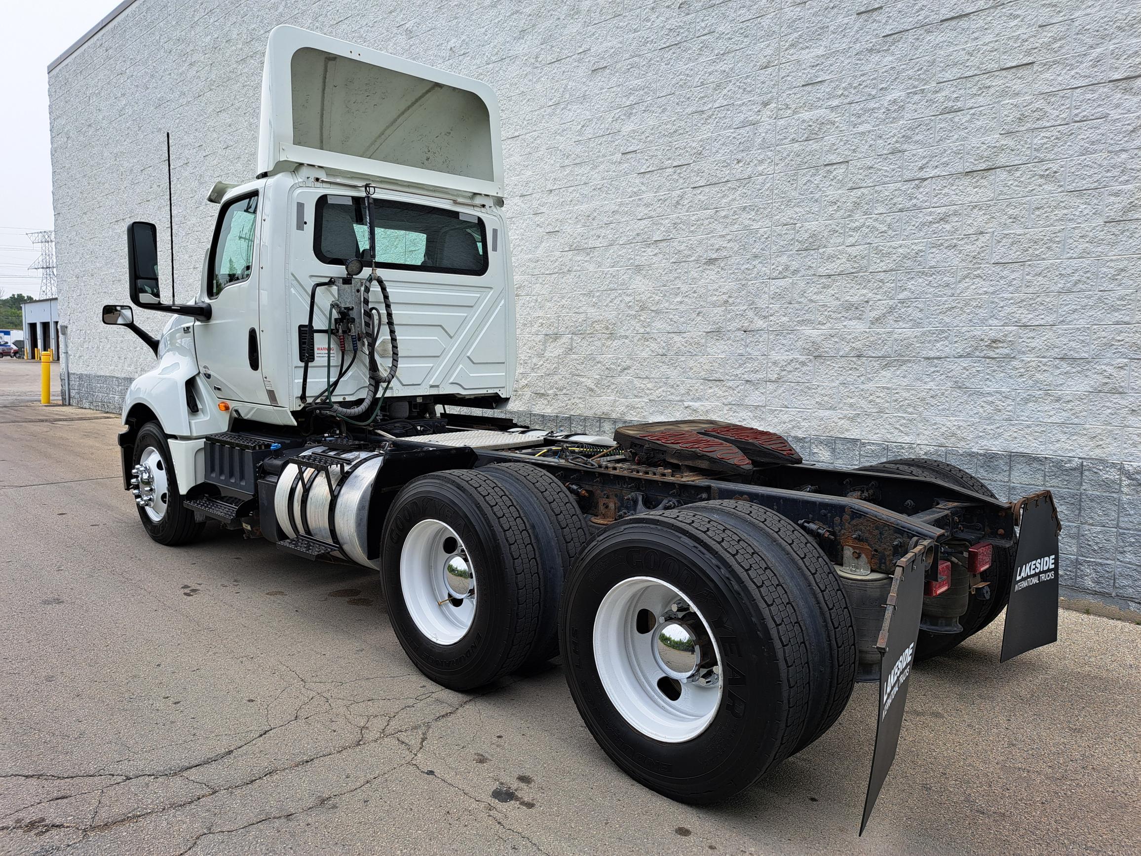 2019 International LT — photo 4
