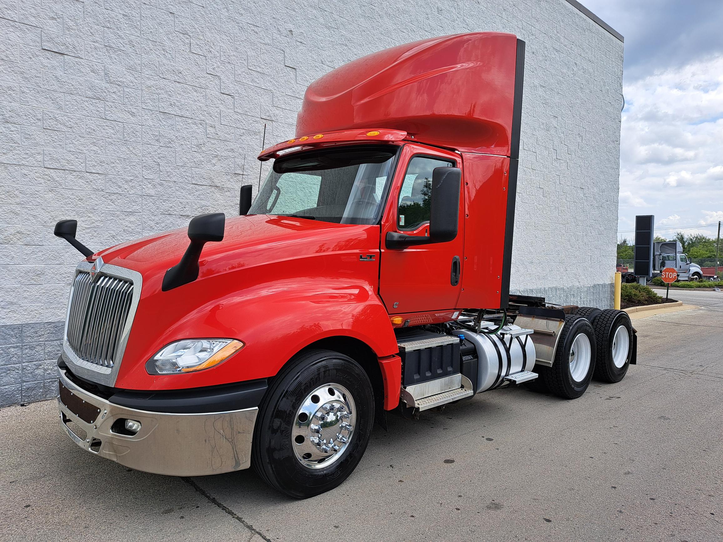 2019 International LT — photo 3
