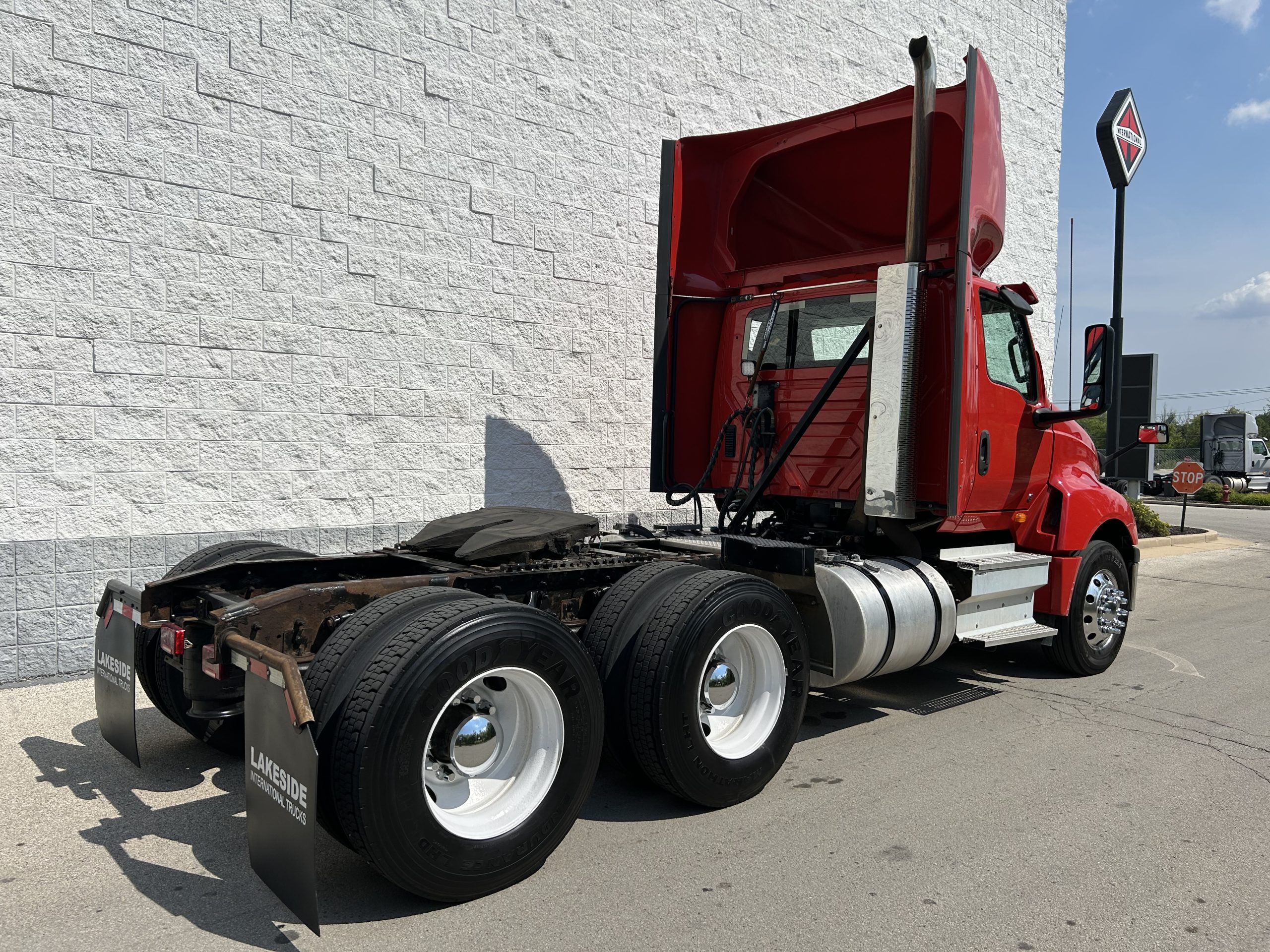 2019 International LT — photo 5