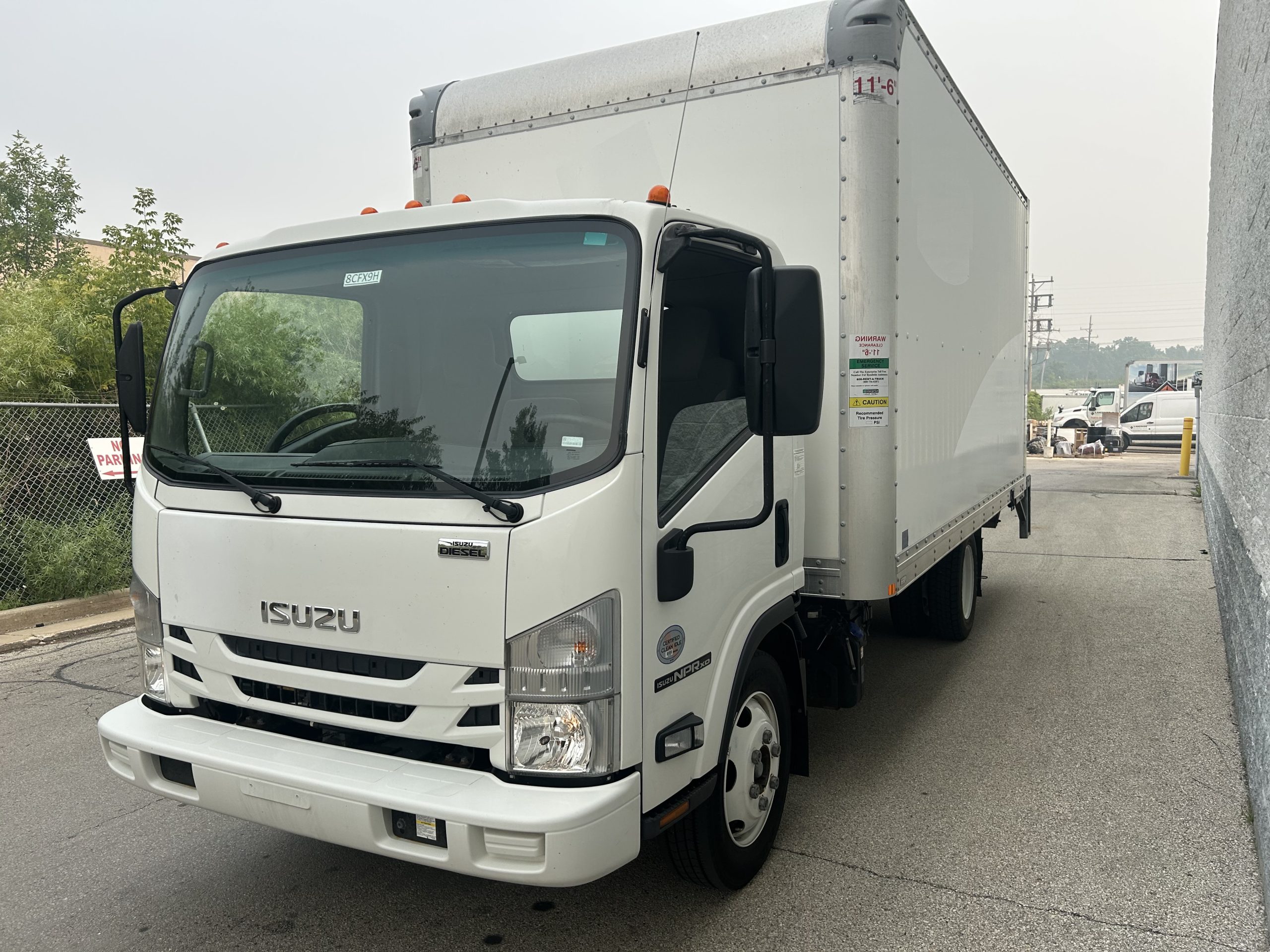 2022 Isuzu NPR 2022 Isuzu NPR - image 2 of 6