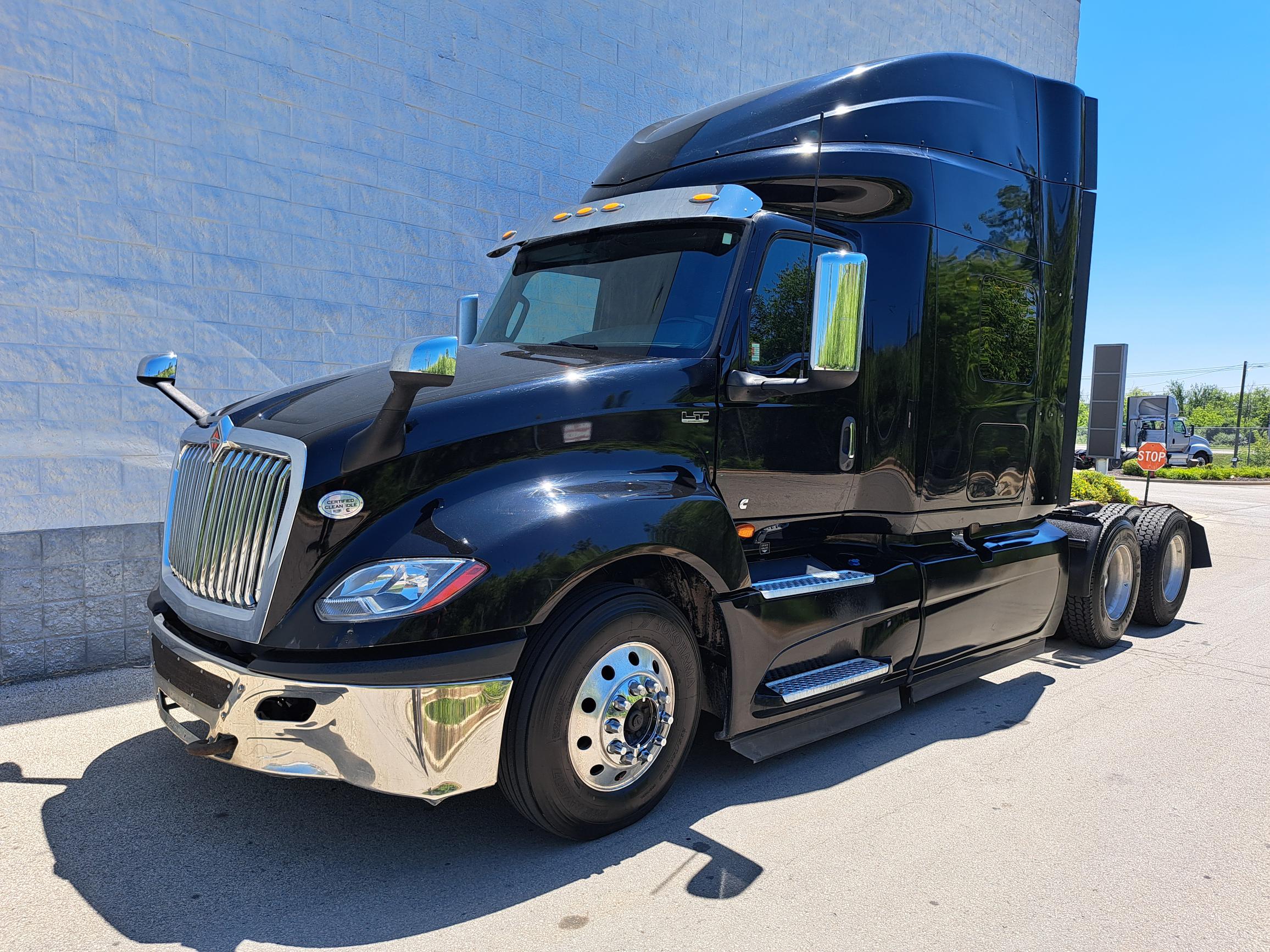 2020 INTERNATIONAL LT625 - image 3 of 6