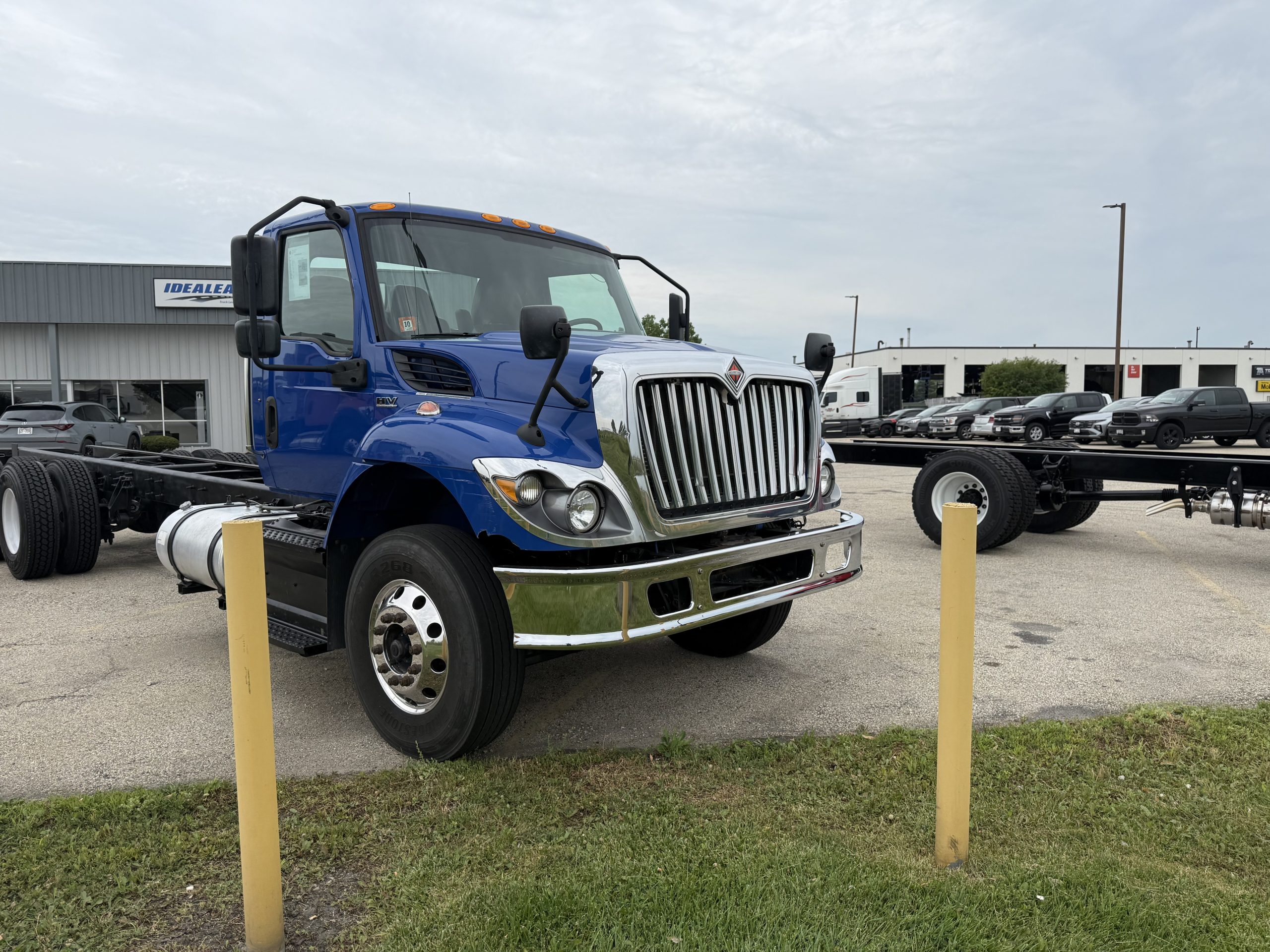 2019 International HV — photo 2