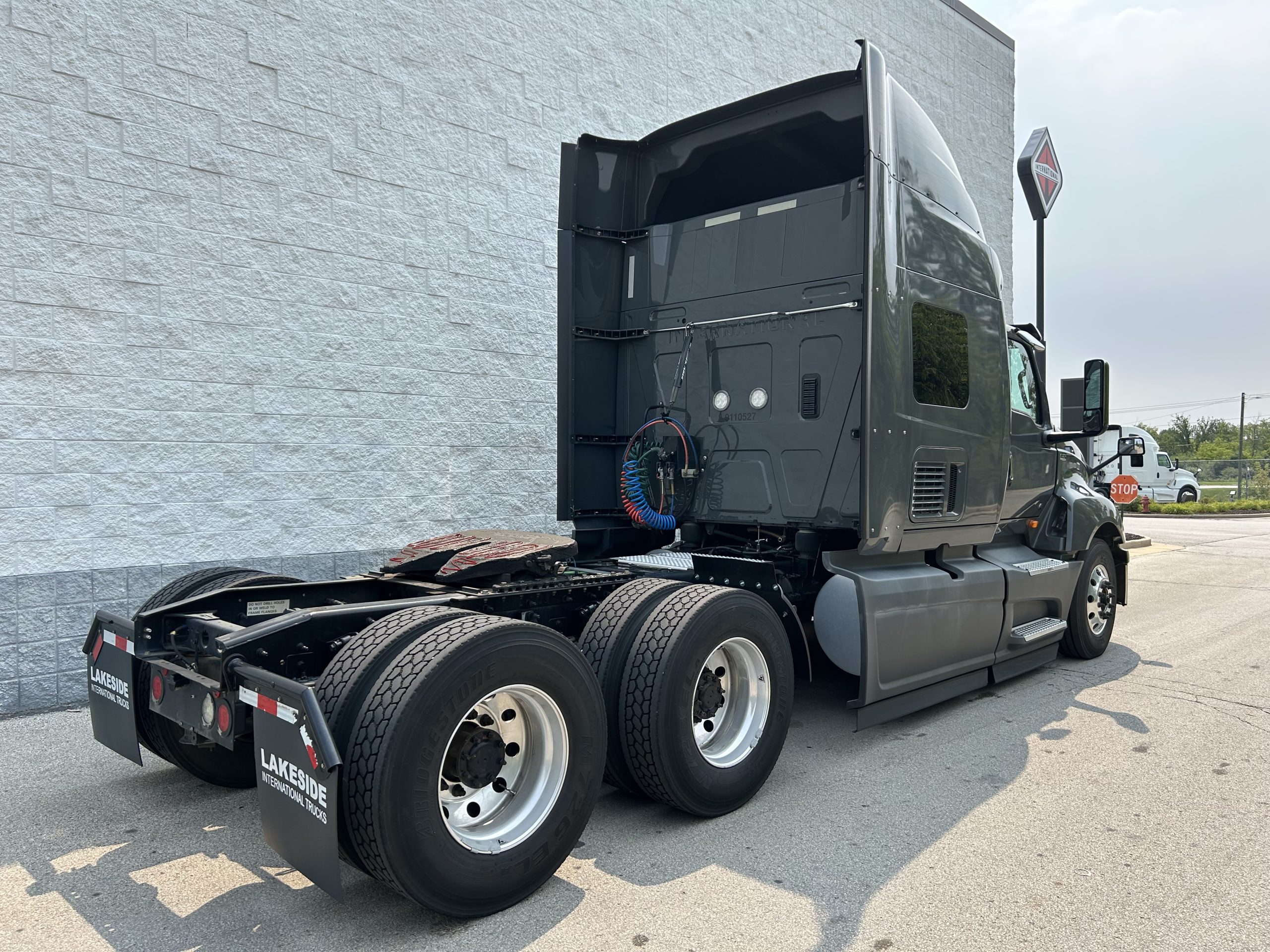 2021 INTERNATIONAL LT625 - image 3 of 6