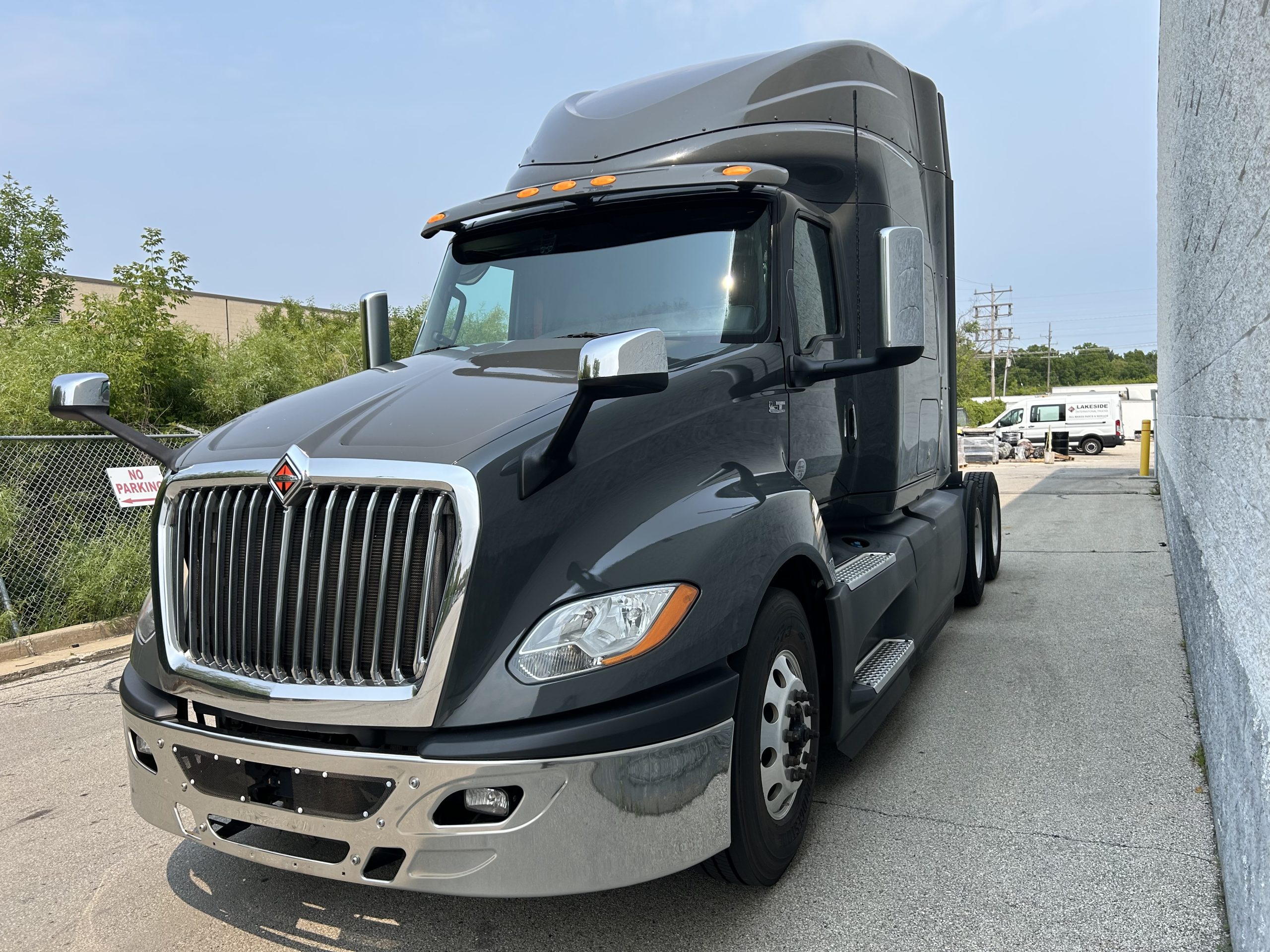 2021 INTERNATIONAL LT625 - image 6 of 6